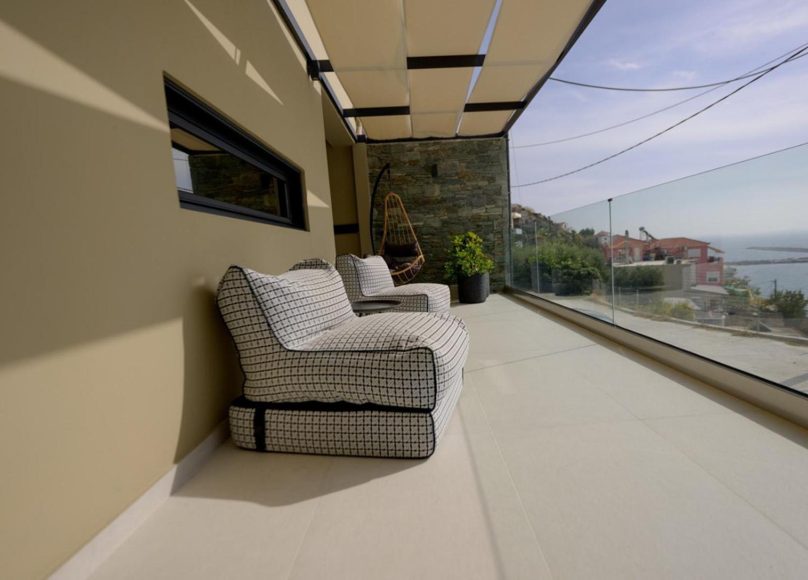 Irini Design Apartments Plomari Esterno foto