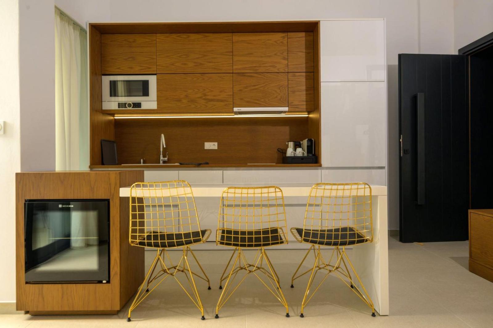 Irini Design Apartments Plomari Esterno foto